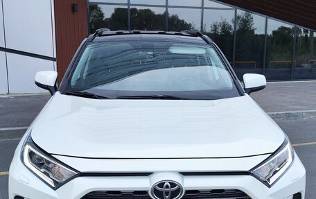 Toyota RAV4, 2020 год, 2 680 000 рублей, 10 фотография