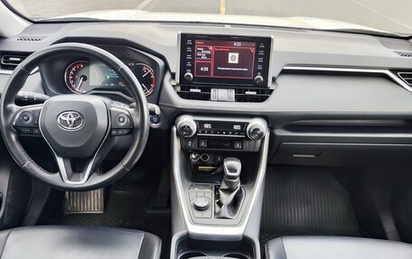 Toyota RAV4, 2020 год, 2 680 000 рублей, 13 фотография