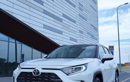Toyota RAV4, 2020 год, 2 680 000 рублей, 20 фотография
