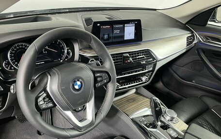 BMW 5 серия, 2018 год, 3 599 000 рублей, 12 фотография