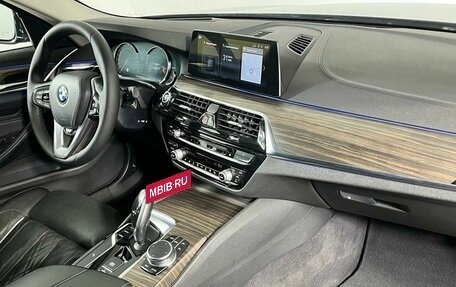 BMW 5 серия, 2018 год, 3 599 000 рублей, 14 фотография