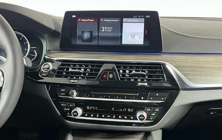 BMW 5 серия, 2018 год, 3 599 000 рублей, 21 фотография