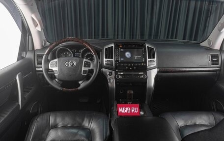 Toyota Land Cruiser 200, 2013 год, 3 999 000 рублей, 9 фотография