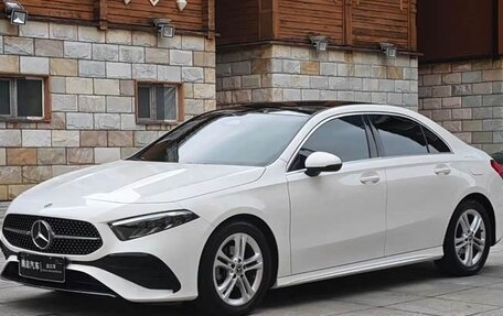 Mercedes-Benz A-Класс, 2023 год, 1 980 000 рублей, 2 фотография
