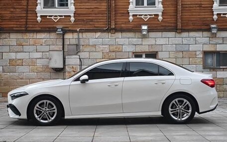 Mercedes-Benz A-Класс, 2023 год, 1 980 000 рублей, 4 фотография