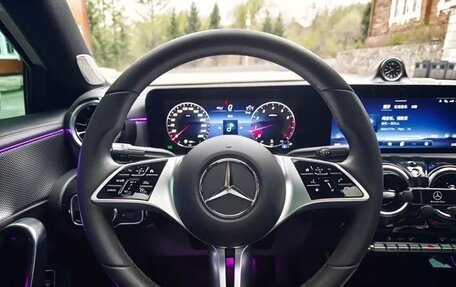 Mercedes-Benz A-Класс, 2023 год, 1 980 000 рублей, 14 фотография