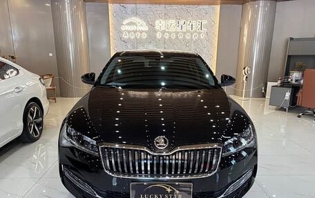 Skoda Superb III рестайлинг, 2026 год, 2 950 000 рублей, 3 фотография