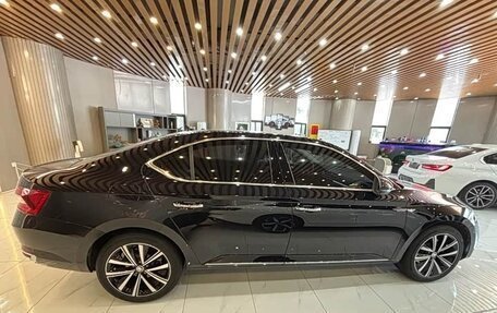 Skoda Superb III рестайлинг, 2026 год, 2 950 000 рублей, 4 фотография
