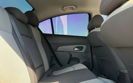 Chevrolet Cruze II, 2010 год, 685 000 рублей, 4 фотография