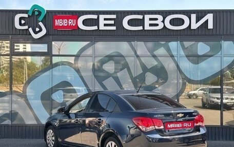 Chevrolet Cruze II, 2010 год, 685 000 рублей, 3 фотография