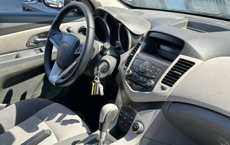 Chevrolet Cruze II, 2010 год, 685 000 рублей, 12 фотография