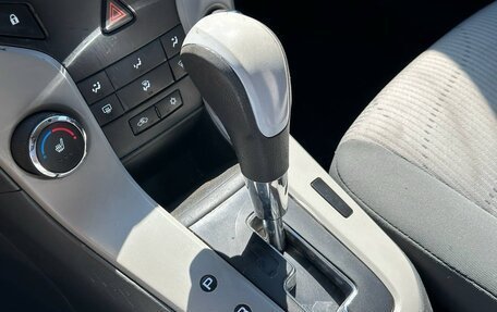 Chevrolet Cruze II, 2010 год, 685 000 рублей, 17 фотография