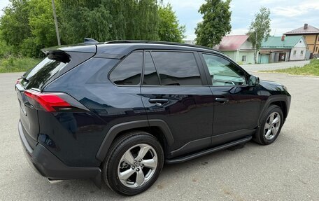 Toyota RAV4, 2019 год, 3 300 000 рублей, 5 фотография