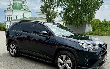 Toyota RAV4, 2019 год, 3 300 000 рублей, 7 фотография