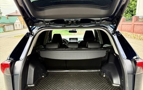 Toyota RAV4, 2019 год, 3 300 000 рублей, 22 фотография