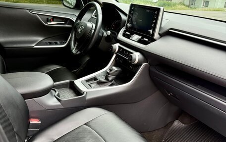 Toyota RAV4, 2019 год, 3 300 000 рублей, 15 фотография