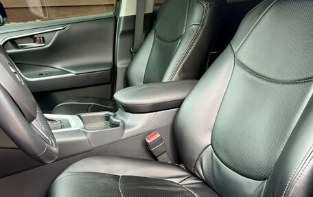 Toyota RAV4, 2019 год, 3 300 000 рублей, 18 фотография