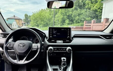 Toyota RAV4, 2019 год, 3 300 000 рублей, 19 фотография