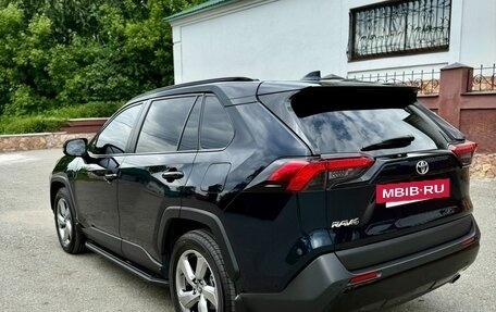 Toyota RAV4, 2019 год, 3 300 000 рублей, 14 фотография