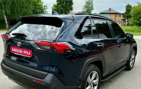 Toyota RAV4, 2019 год, 3 300 000 рублей, 9 фотография