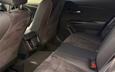 Toyota Crown, 2018 год, 3 200 000 рублей, 14 фотография