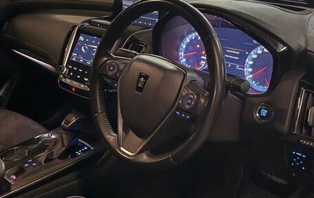 Toyota Crown, 2018 год, 3 200 000 рублей, 9 фотография
