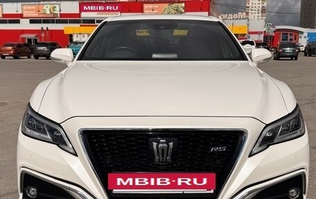 Toyota Crown, 2018 год, 3 200 000 рублей, 2 фотография