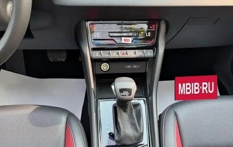 Skoda Karoq I, 2023 год, 2 370 000 рублей, 17 фотография