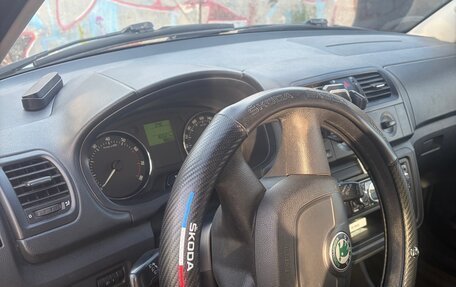 Skoda Fabia II, 2011 год, 530 000 рублей, 3 фотография