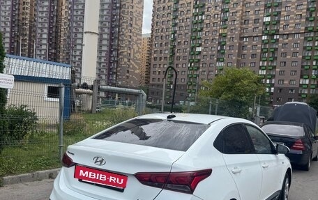 Hyundai Solaris II рестайлинг, 2017 год, 600 000 рублей, 3 фотография