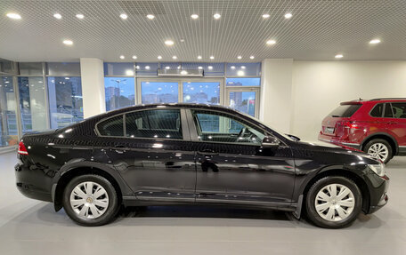 Volkswagen Passat B8 рестайлинг, 2016 год, 1 716 000 рублей, 8 фотография