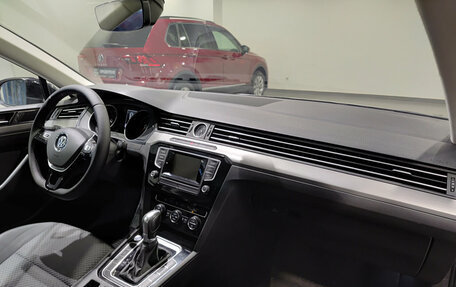 Volkswagen Passat B8 рестайлинг, 2016 год, 1 716 000 рублей, 15 фотография