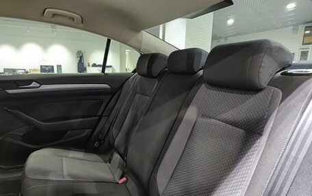 Volkswagen Passat B8 рестайлинг, 2016 год, 1 716 000 рублей, 16 фотография