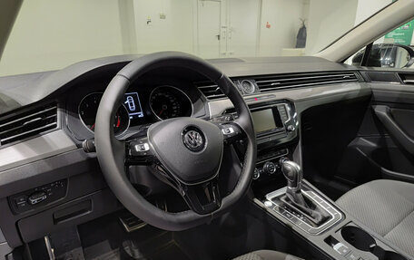 Volkswagen Passat B8 рестайлинг, 2016 год, 1 716 000 рублей, 20 фотография