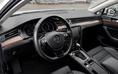 Volkswagen Passat B8 рестайлинг, 2018 год, 2 600 000 рублей, 5 фотография