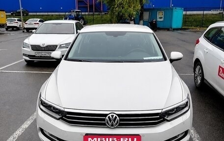 Volkswagen Passat B8 рестайлинг, 2018 год, 2 600 000 рублей, 2 фотография