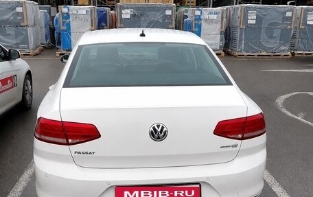 Volkswagen Passat B8 рестайлинг, 2018 год, 2 600 000 рублей, 4 фотография