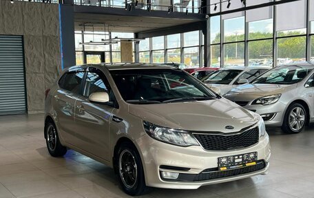 KIA Rio III рестайлинг, 2015 год, 910 000 рублей, 3 фотография