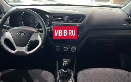KIA Rio III рестайлинг, 2015 год, 910 000 рублей, 18 фотография