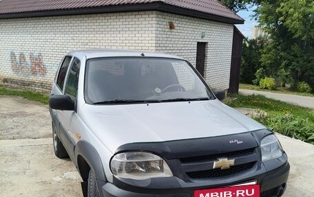 Chevrolet Niva I рестайлинг, 2002 год, 300 000 рублей, 2 фотография