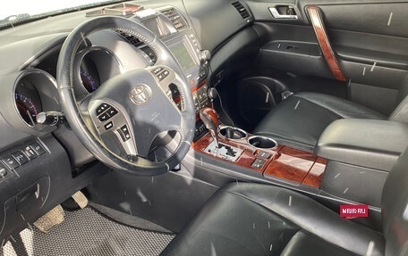 Toyota Highlander III, 2013 год, 2 560 000 рублей, 10 фотография