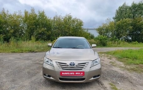 Toyota Camry, 2006 год, 650 000 рублей, 2 фотография