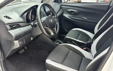 Toyota Yaris Cross, 2022 год, 1 567 007 рублей, 9 фотография