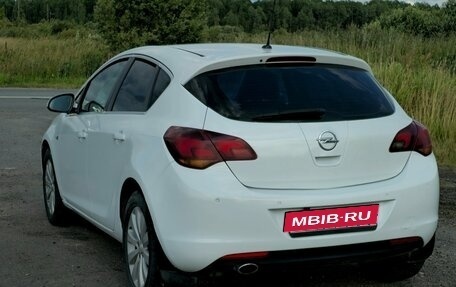 Opel Astra J, 2010 год, 550 000 рублей, 4 фотография