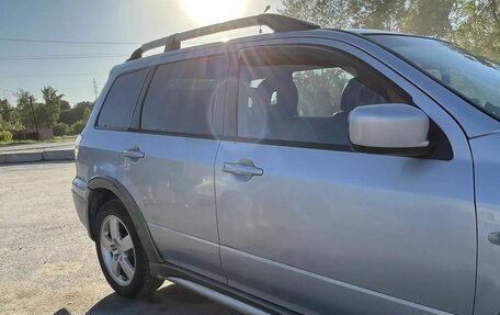 Mitsubishi Outlander III рестайлинг 3, 2005 год, 620 000 рублей, 3 фотография