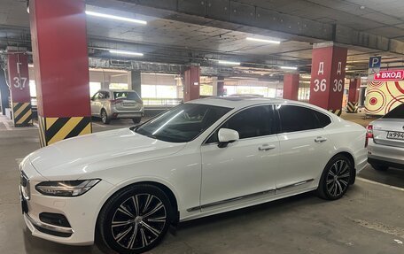 Volvo S90 II рестайлинг, 2021 год, 3 000 000 рублей, 2 фотография