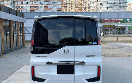 Honda Stepwgn IV, 2021 год, 1 980 000 рублей, 2 фотография
