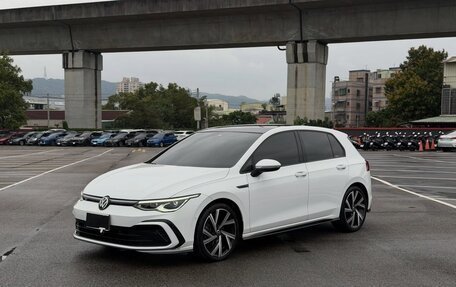 Volkswagen Golf VIII, 2023 год, 1 820 000 рублей, 1 фотография