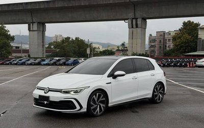 Volkswagen Golf VIII, 2023 год, 1 820 000 рублей, 1 фотография