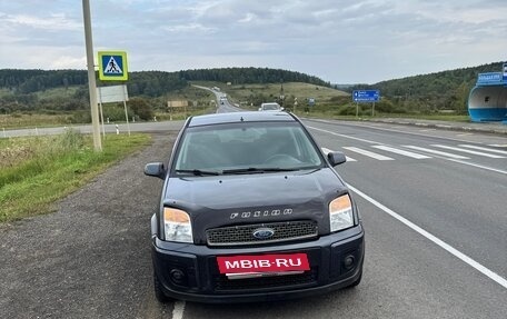 Ford Fusion I, 2006 год, 450 000 рублей, 2 фотография
